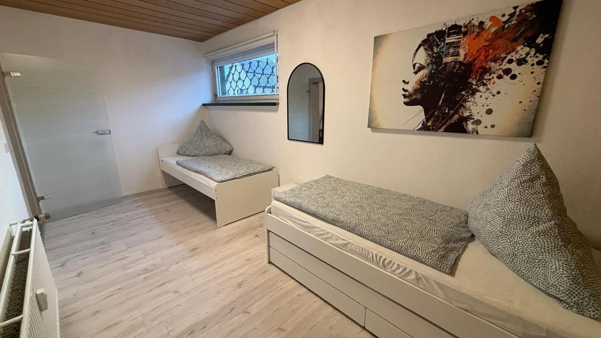 140Qm - 4 Zimmer- Parkplatz - Autobahn - Blauer See - Mallibase Apartments Garbsen Allemagne
